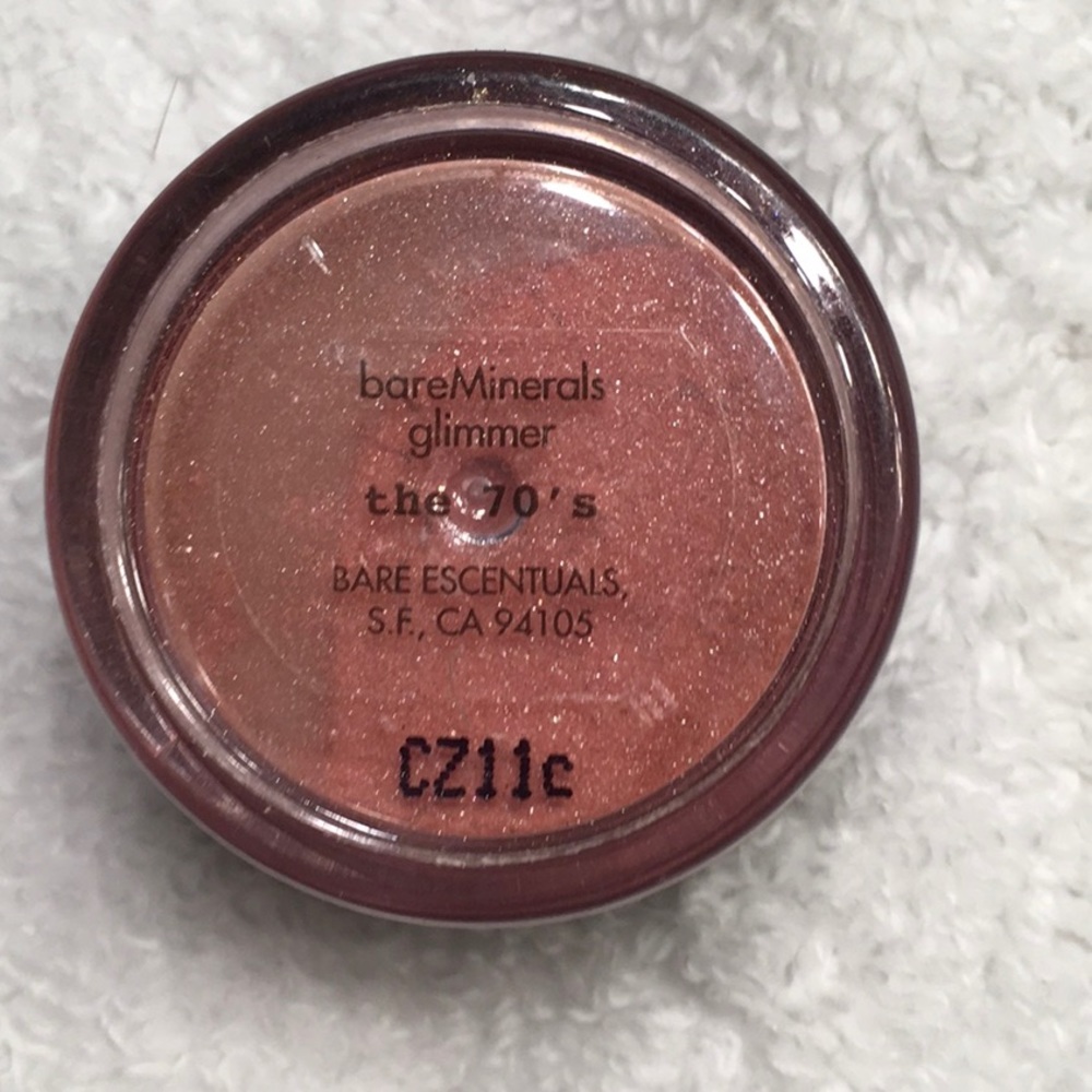 BareMinerals eyeshadow the 70’s.